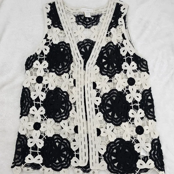 House of Harlow 1960 Black and White Open Knit Crochet Sleeveless Vest One Size - Picture 4 of 12